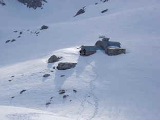 Refugio de Cabrones (2.034 m)
